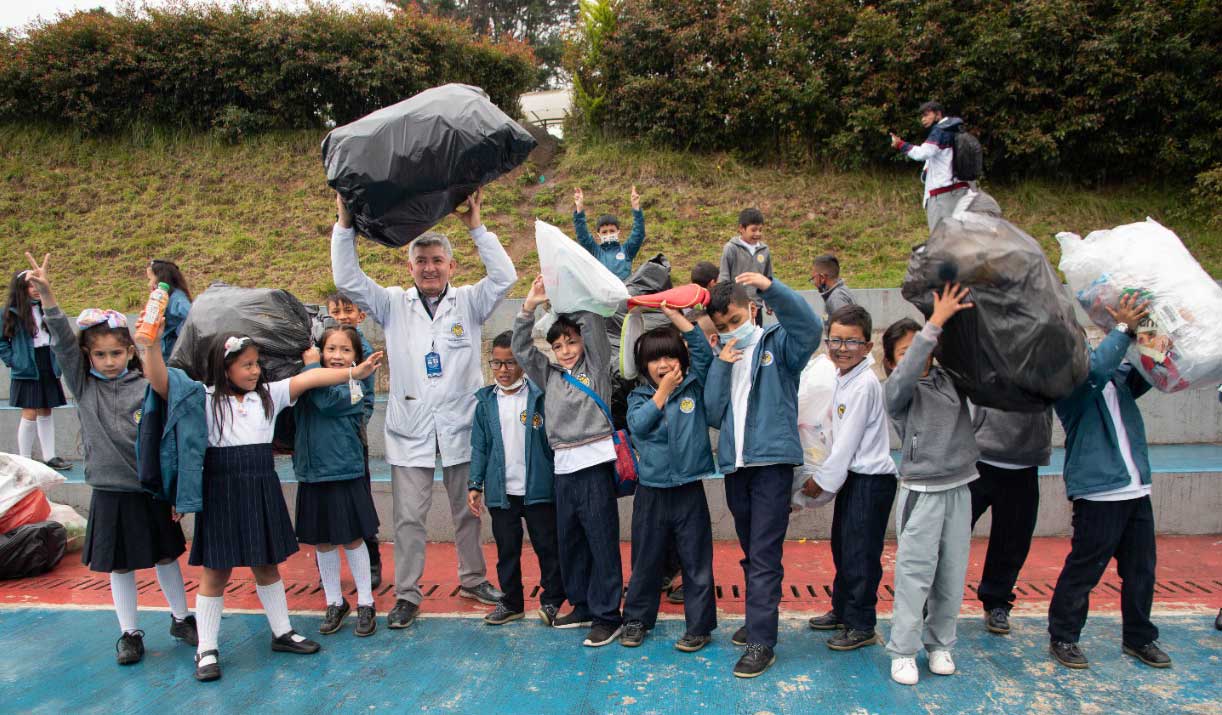 Colegio Comfamiliar Siglo Xxi En La Reciclatón Comfamiliar De Nariño Caja De Compensación 8111